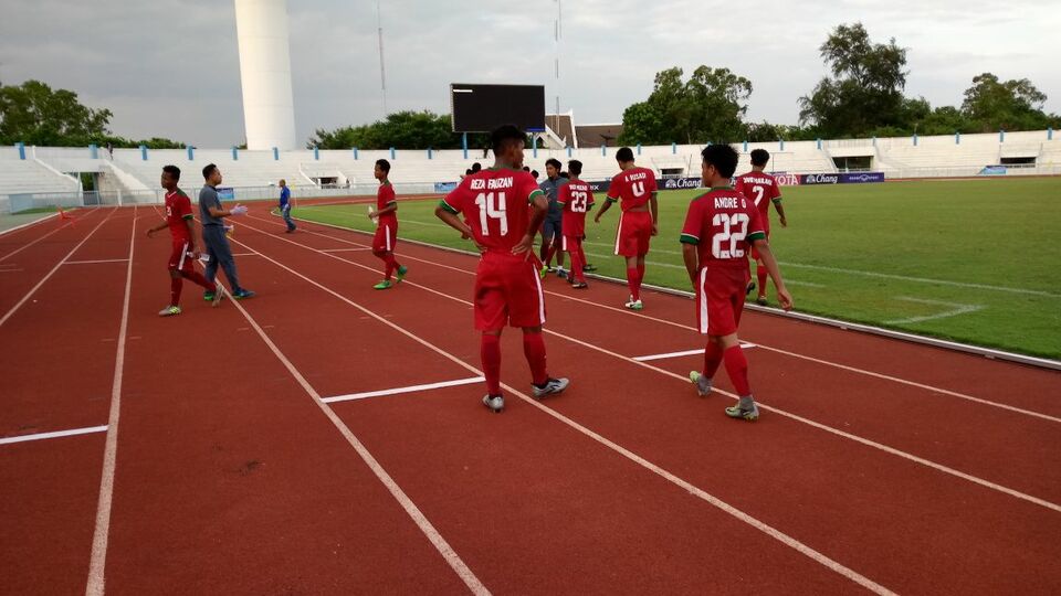 Indonesia's under-15 national football team lost 2-3 to Laos in the fourth group A stage match on Saturday (15/07), preventing Fachri Husaeni's team from advancing to the knock out rounds of the 2017 Asean Football Federation U-15 Championship. (Photo courtesy of the Indonesian Football Association PSSI)
