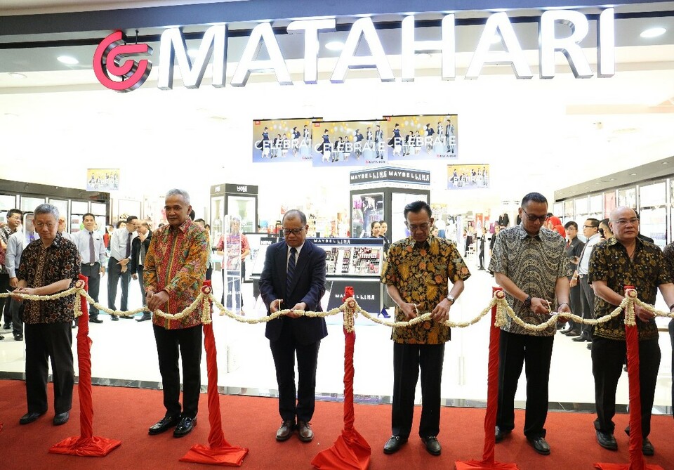 Matahari Department Store opened a new outlet at the Grage City Mall in Cirebon, West Java, on Thursday (27/07), according to a company statement. (Photo courtesy of Matahari Department Store)