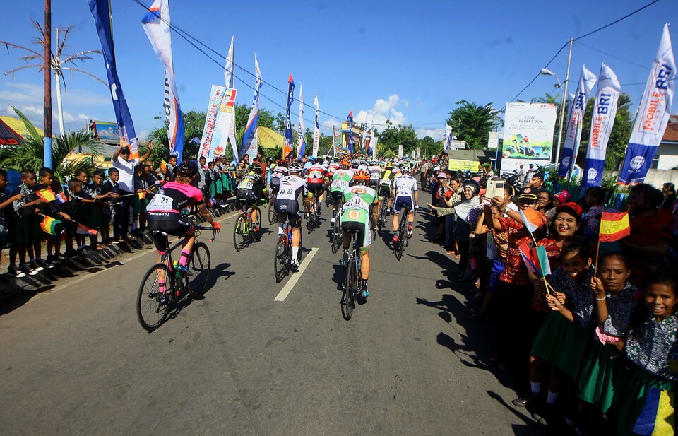 The total distance of this year's Tour de Flores cycling race, set to start in Flores, East Nusa Tenggara, on Friday (14/07), has been increased by 146.5 kilometers. (SP Photo)