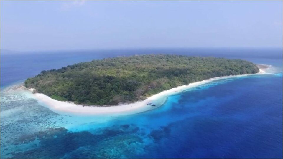 Sara’a Island in North Sulawesi is another beautiful destination that must not be missed in the archipelago. Boasting beautiful beaches and breathtaking coral reefs, the island is making its way to local and international tourists’ radar, through the Sara’a Island Festival. (Photo courtesy of Wisata Talaud)