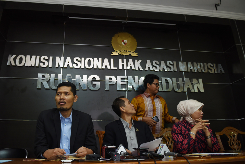 Amnesty International Indonesia said this week that a review of the mandate of the National Commission of Human Rights (Komnas HAM) may be necessary as part of efforts to resolve human rights violations in the country. (Antara Photo/Hafidz Mubarak A)