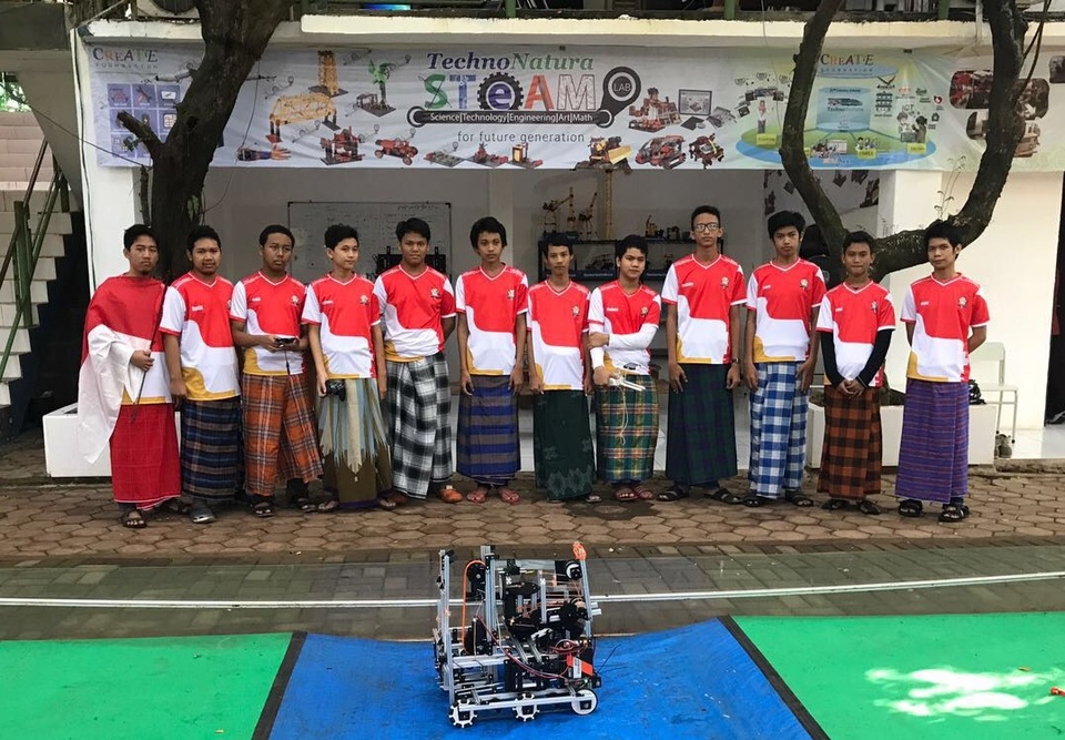 Indonesia Robotic Team from Madrasah Aliyah TechnoNatura as the sole representative of Indonesia has full support from Telkom to follow First Global Challenge Olympic Robot Competition 2017 (12/7).