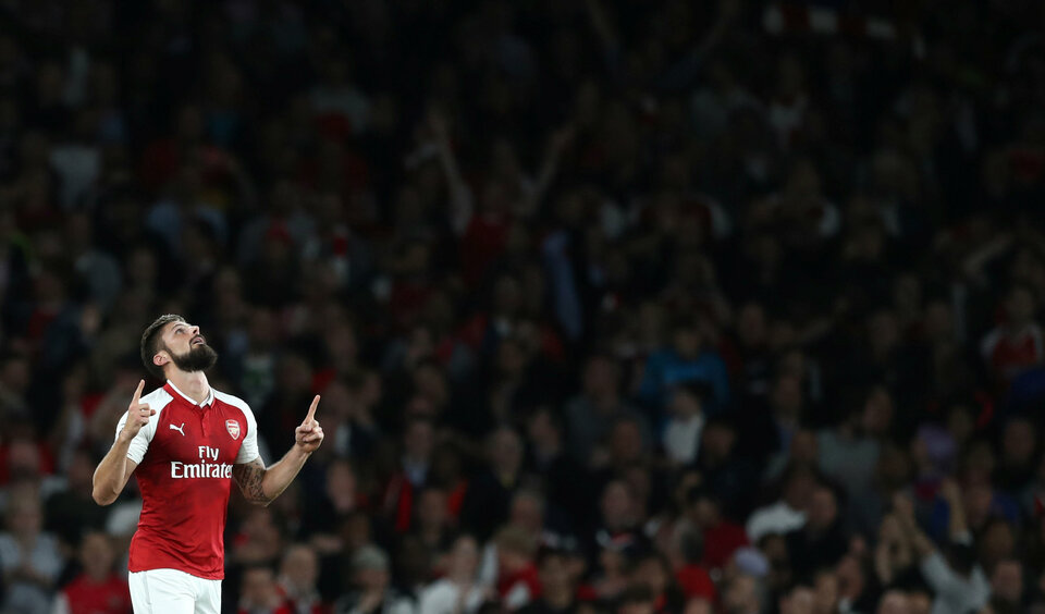 Arsenal's Olivier Giroud celebrates scoring their fourth goal. (Reuters Photo/Eddie Keogh)