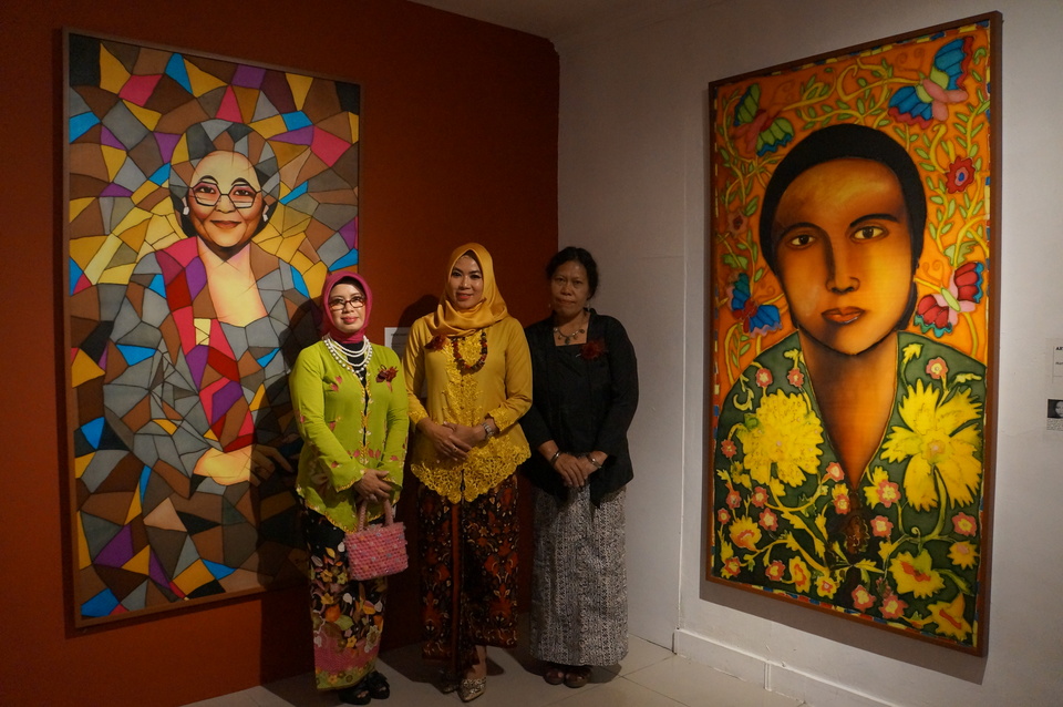 Artists whose works are displayed in an exhibition of legendary female figures from Indonesia's past at the National Gallery in Gambir, Central Jakarta. (JG Photo/Dhania Sarahtika)