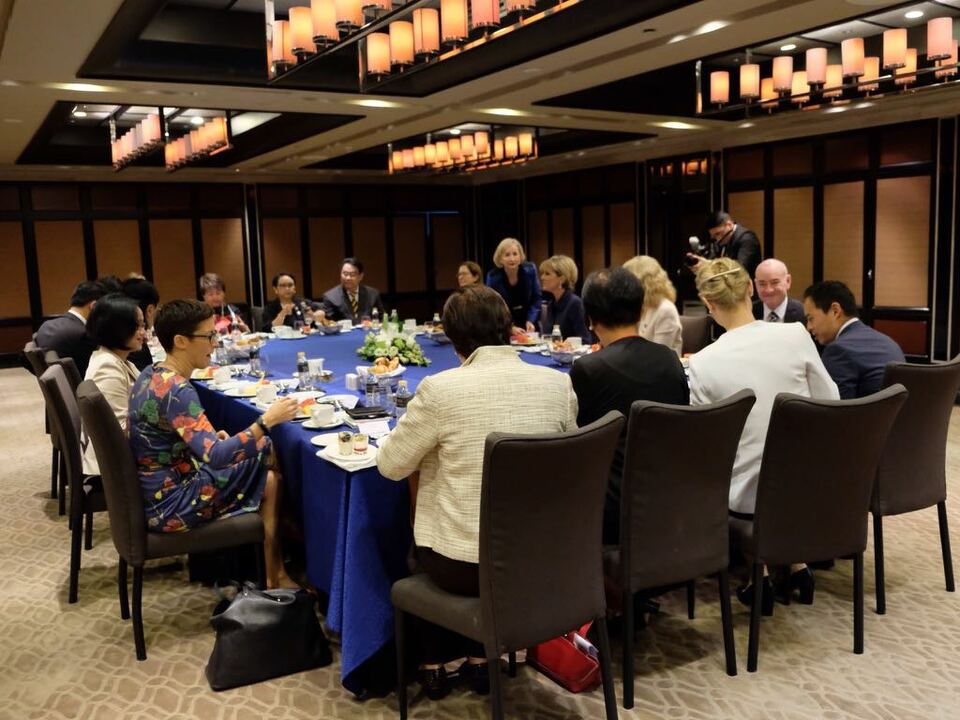 Foreign Minister Retno Marsudi attending the Asean Women in Business Breakfast Meeting on the sidelines of the Asean Ministerial Meeting in Manila on Sunday (06/08). (Photo courtesy of Ministry of Foreign Affairs)