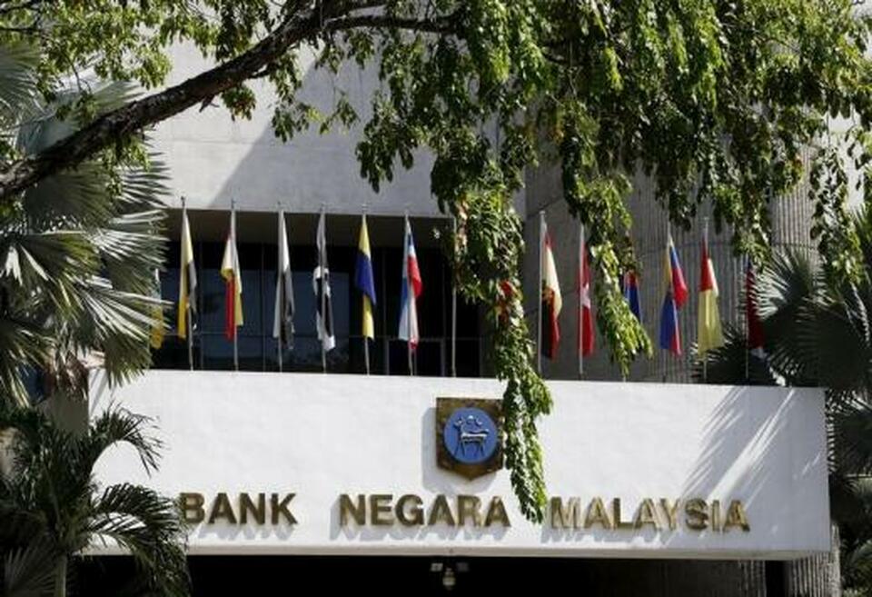 Malaysia's central bank, leaving its key interest rate unchanged as expected on Thursday (07/09), struck a more upbeat tone on the country's and Asia's economic performance this year.  (Reuters Photo/Olivia Harris)
