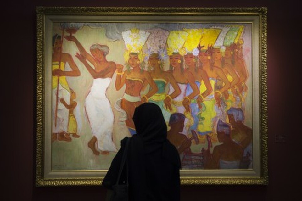 Two artworks of an influential Russian painter, Konstantin Egorovick Makowsky, are being showcased in the art exhibition of presidential palace collection “Senandung Ibu Pertiwi” (Songs of Motherland) at the National Gallery on Aug. 2 until 30. (Photo courtesy of Antara Photo/Rosa Panggabean)