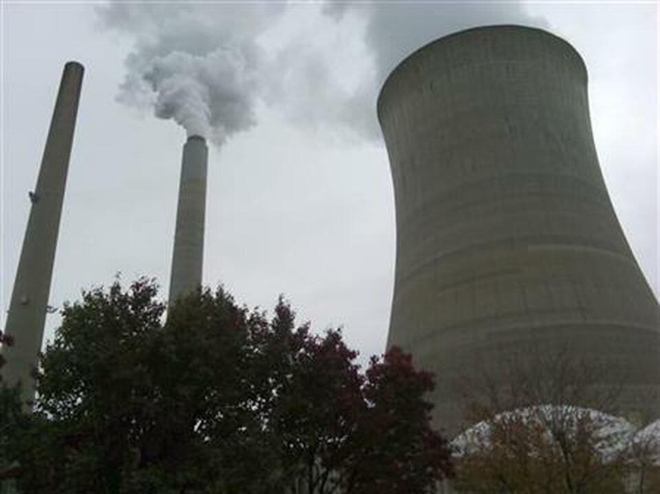 A US Energy Department report calls for incentives to boost coal-fired and nuclear power plants following a slew of closures that it said undermined reliable sources of electricity.  (Reuters Photo/Ayesha Rascoe)