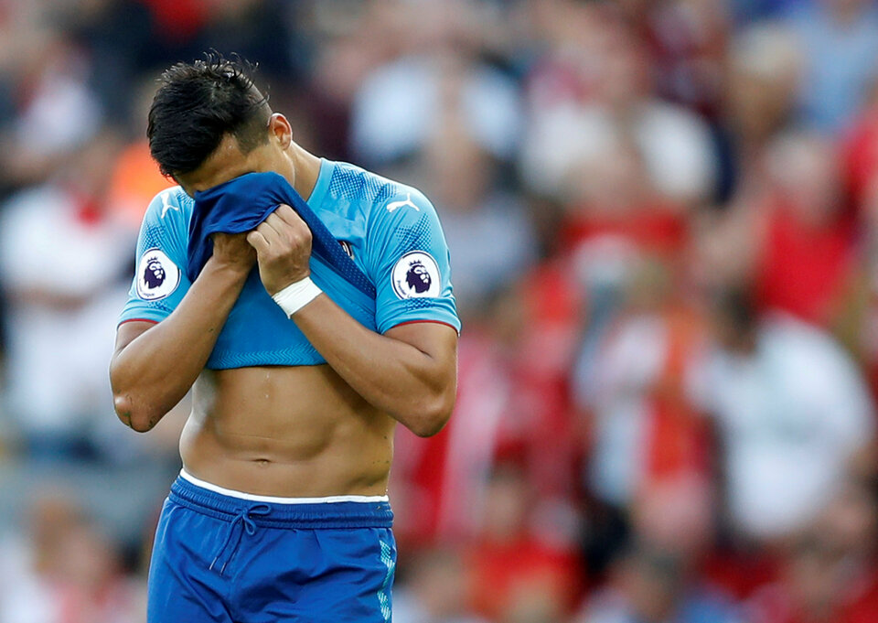 Arsenal's Alexis Sanchez's move to Manchester City had fallen through on Thursday (31/08) while he was playing for national team Chile in South America. (Reuters Photo/Carl Recine)