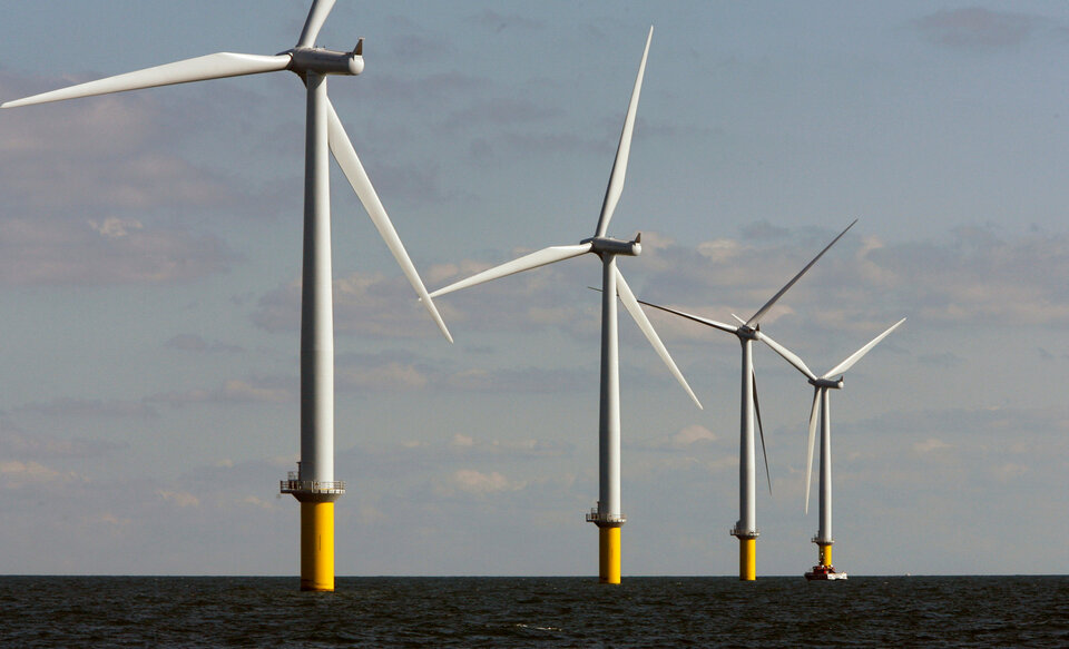 China will tap Denmark, home to some of the world's largest offshore energy companies, to help it build a wind farm, Denmark's energy minister said on Monday (04/09).  (Reuters Photo/Bob Strong)