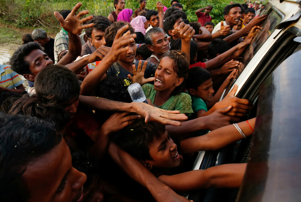 The European Union ambassador to the Association of Southeast Asian Nations, Francisco Fontan, said on Tuesday (12/09) that the regional bloc has continued to request for humanitarian access to the victims in Myanmar’s troubled Rakhine State that has sent about 370,000 Rohingya Muslims fleeing to Bangladesh. (Reuters Photo/Mohammad Ponir Hossain)
