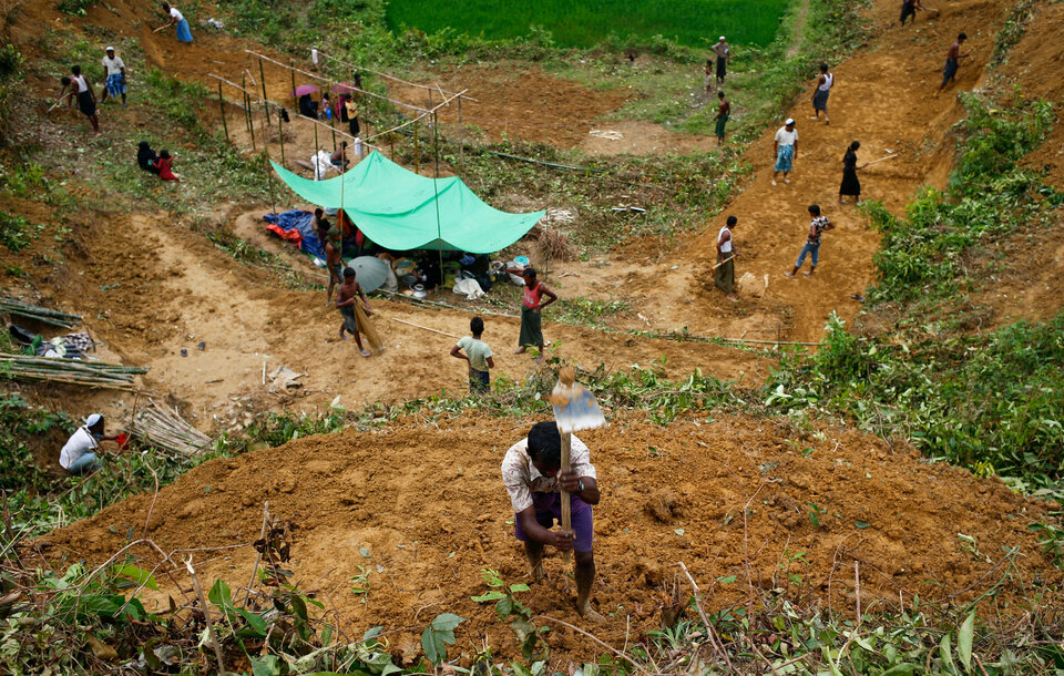 Rohingya refugees cut hill to make their makeshift shelter near Balukhali in Cox’s Bazar, Bangladesh, Sept. 4. (Reuters Photo/Mohammad Ponir Hossain)