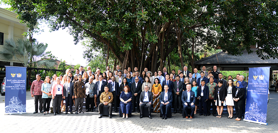 Indonesia and New Zealand on Wednesday (06/09) co-chaired the East Asia Summit Conference on Combating Marine Plastic Debris in Bali, as countries seek to address the issue in a collective effort to protect the environment. (Photo courtesy of the Ministry of Foreign Affairs)