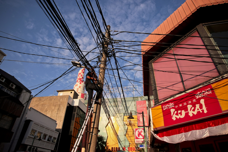 Entering the area of ​​'Little Tokyo' in Blok M, South Jakarta on Saturday (02/09) it feels like being in a district in 'Real' Tokyo. Solid, clean, and very Japanese. Although the 'local' scene is also visible here, as the power cables are messy and uncluttered (JG Photo/Yudha Baskoro)