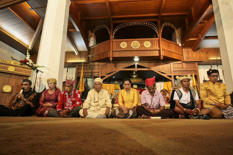 Leaders of various traditional faiths from Sumatra, Java, Kalimantan, Sulawesi, Bali, Nusa Tenggara and Papua took part in the Seren Taun ceremony in Cigugur, West Java, on Wednesday (13/09). (JG Photo/Yudha Baskoro)