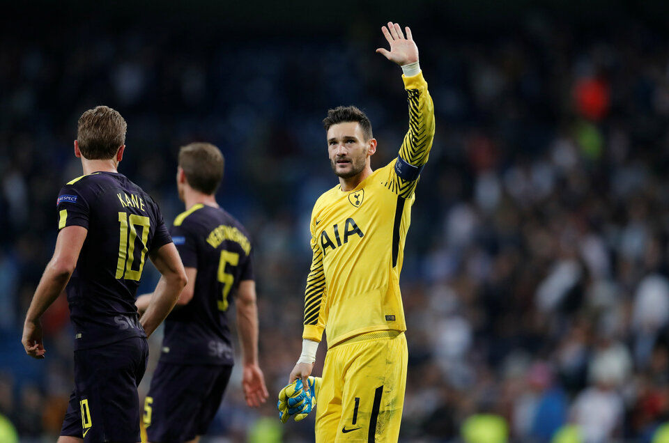 Tottenham Hotspur's Hugo Lloris gestures to fans after the match against Real Madrid. (Reuters Photo/Andrew Couldridge)