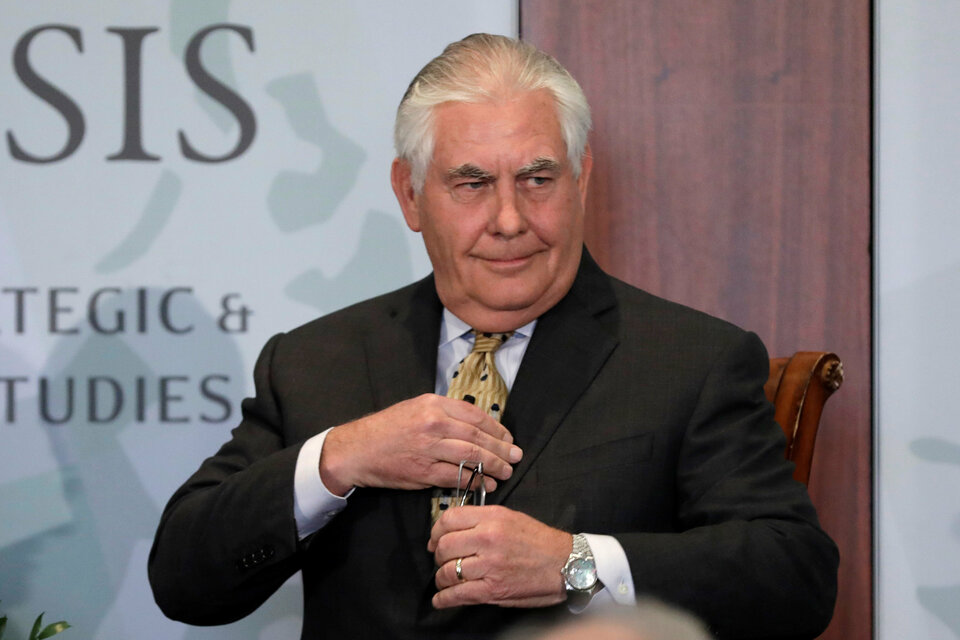 US Secretary of State Rex Tillerson offered to begin direct talks with North Korea without pre-conditions, backing away from a key US demand that Pyongyang must first accept that giving up its nuclear arsenal would be part of any negotiations. (Reuters Photo/Yuri Gripas)