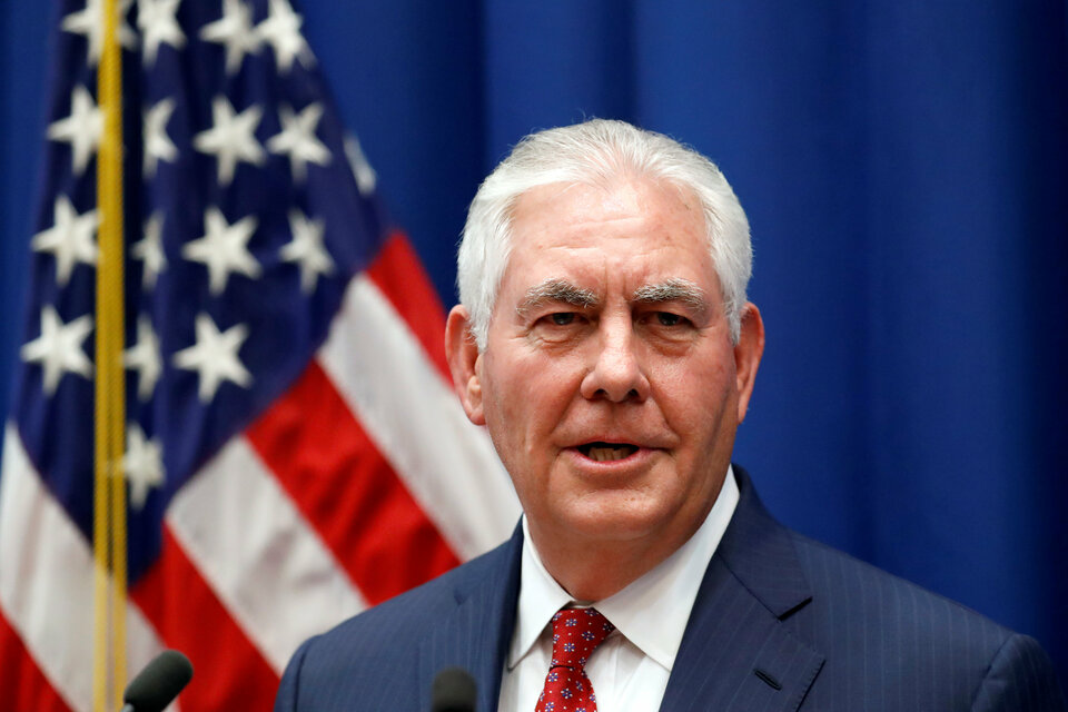 US Secretary of State Rex Tillerson spoke on Thursday (26/10) with Myanmar's army chief and expressed concern over reported atrocities against Rohingya Muslims in Rakhine state, the US State Department said in a statement.  (Reuters Photo/Alex Brandon)