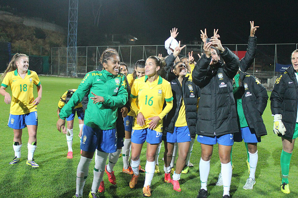 Brazilian Maurine on Monday (02/10) became the fifth member of the women's national team to quit international football in protest at the removal of coach Emily Lima two weeks ago. (Photo courtesy of www.conmebol.com)