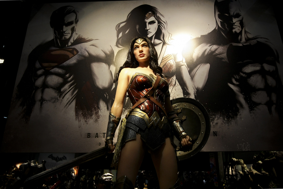 Gal Gadot's Wonder Woman life-size action figure at Indonesia Comic Con in Jakarta on Saturday (28/10). (JG Photo/Yudha Baskoro)