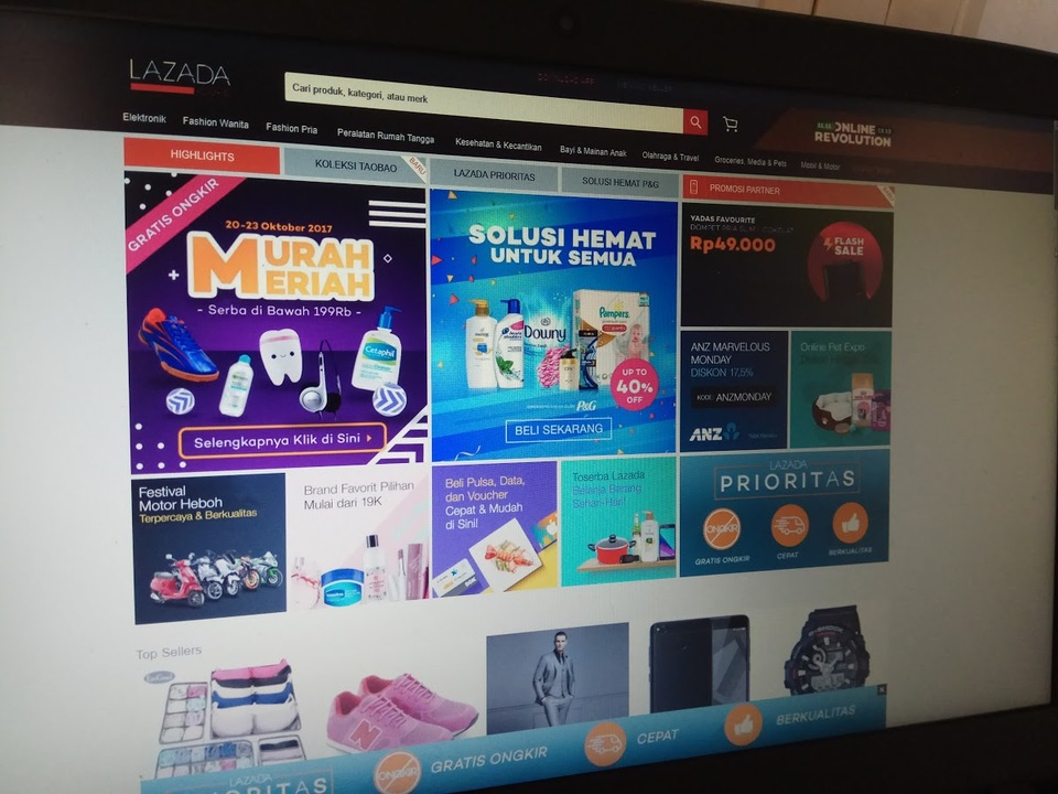 When Thai diaper maker DSG International wants to know what its customers are thinking, it often turns to Lazada, an e-commerce firm majority-owned by Alibaba Group. (JG Screenshot)