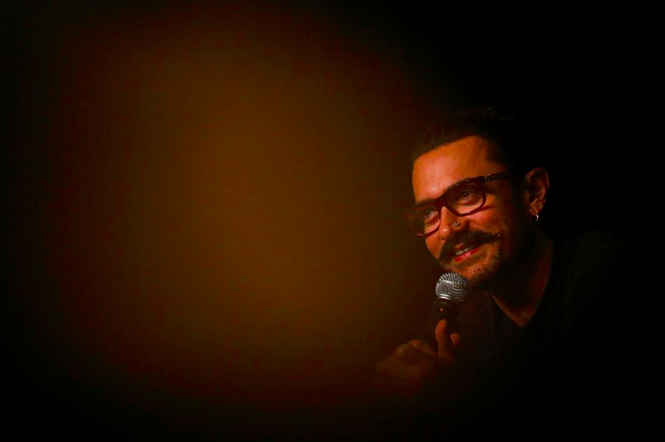 Actor Aamir Khan smiles during a news conference in Singapore October 2, 2017. (Reuters Photo/Edgar Su)