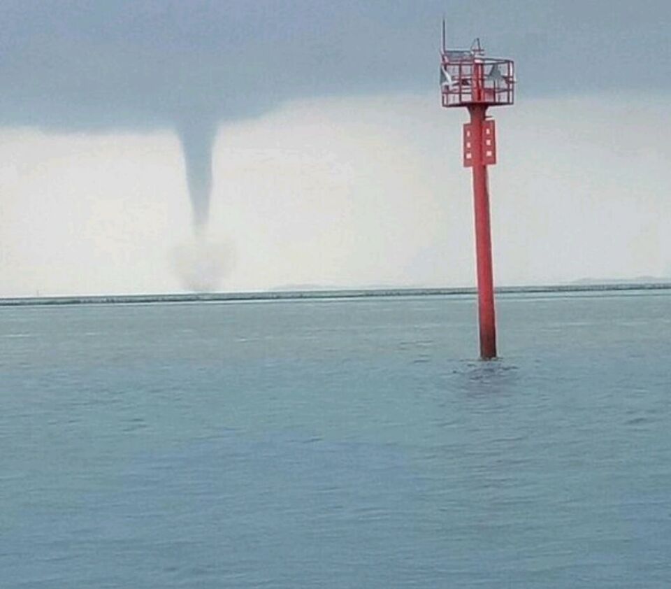 Three small tornadoes hit the Thousand Islands off the north coast of Jakarta on Monday (23/10), no casualties were reported. (Photo courtesy of the BNPB)
