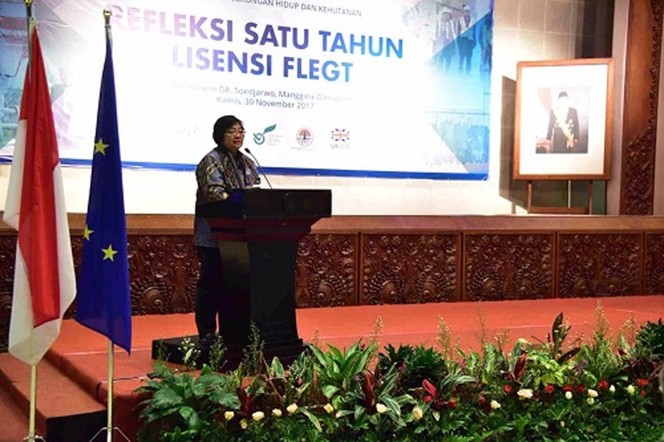 Minister Siti Nurbaya on Thursday (30/11) appreciated Indonesians achievement of sending certified legal timber products to EU countries. (Photo courtesy of KLHK)