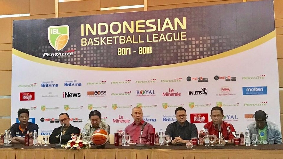 Press conference of the Indonesian Basketball League (IBL) 2017-2018 attended by Hasan Gozali as League Director, Chairman of PB PERBASI Danny Kosasih and sponsor representative at Hotel Santika Premier Jakarta (3/11).