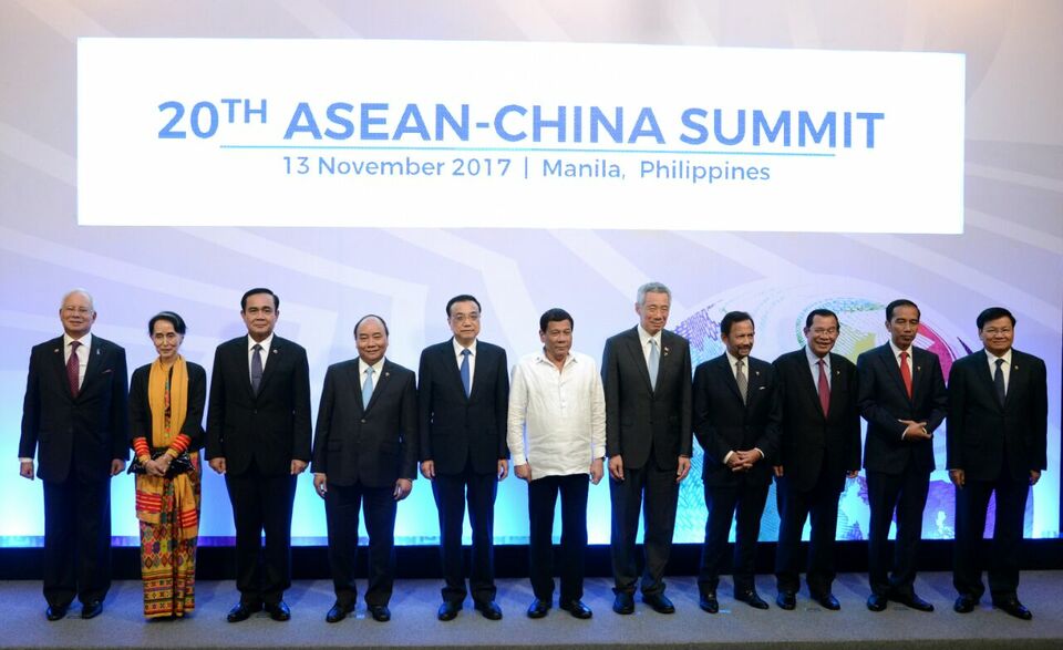 President Joko 'Jokowi' Widodo called on the Association of Southeast Asian Nations and China to speed up and finalize negotiations on a code of conduct on the South China Sea. (Photo courtesy of the Presidential Office Press Bureau)