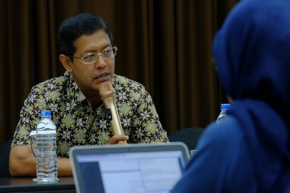 Hestu Yoga Saksama, a spokesman for the Directorate General of Taxation, speaks during a media gathering in Manado, North Sulawesi, on Wednesday (22/11). (Photo courtesy of the Directorate General of Taxation)