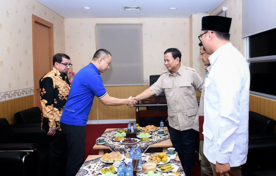 Great Indonesia Movement Party (Gerindra) chairman Prabowo Subianto, Prosperous Justice Party (PKS) chairman Sohibul Iman and National Mandate Party (PAN) chairman Zulkifli Hasan have agreed during a meeting in Jakarta on Sunday (24/12) to jointly contest the 2018 gubernatorial elections in West Java, Central Java, North Sumatra, East Kalimantan and North Maluku. (B1 Photo/Yustinus Paat)