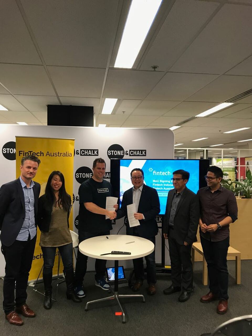 FinTech Indonesia signed an agreement with its Australian counterpart earlier this month to foster closer cooperation in the advancement of financial technologies. (Photo courtesy of Fintech Indonesia)
