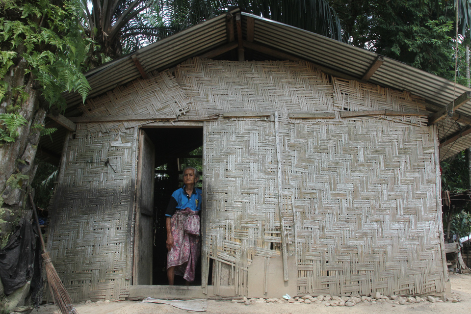 More than 26 million Indonesians live below the poverty line. (Antara Photo/Syifa Yulinnas)
