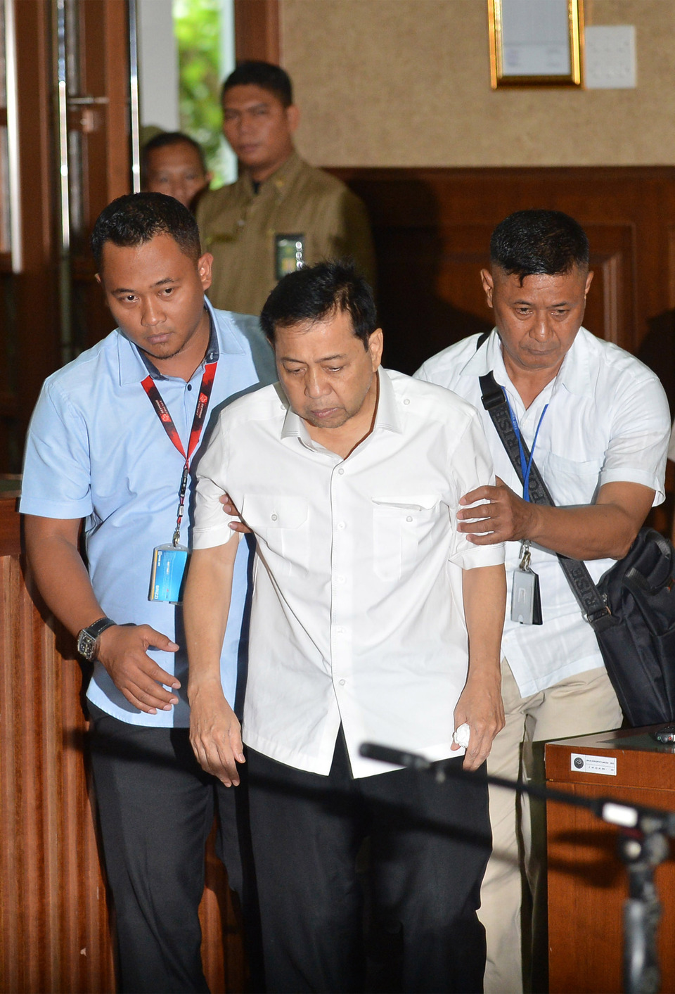 The South Jakarta District Court on Thursday (14/12) rejected Setya Novanto's pretrial appeal to have graft charges against him declared void. (Antara Photo/Wahyu Putro)
