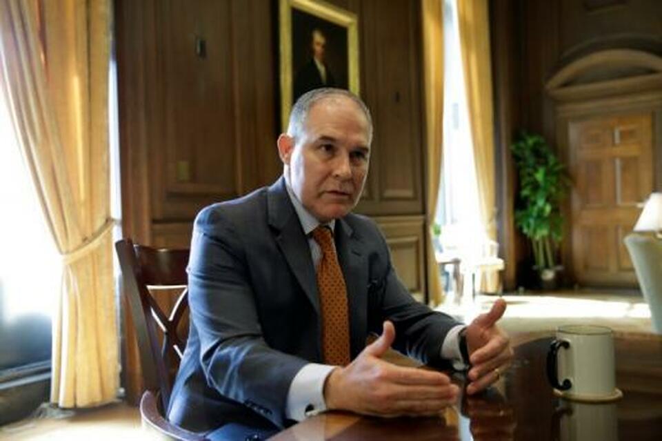 The US Environmental Protection Agency could launch a public debate about climate change as soon as January, Administrator Scott Pruitt said on Thursday (07/12). (Reuters Photo/Yuri Gripas)