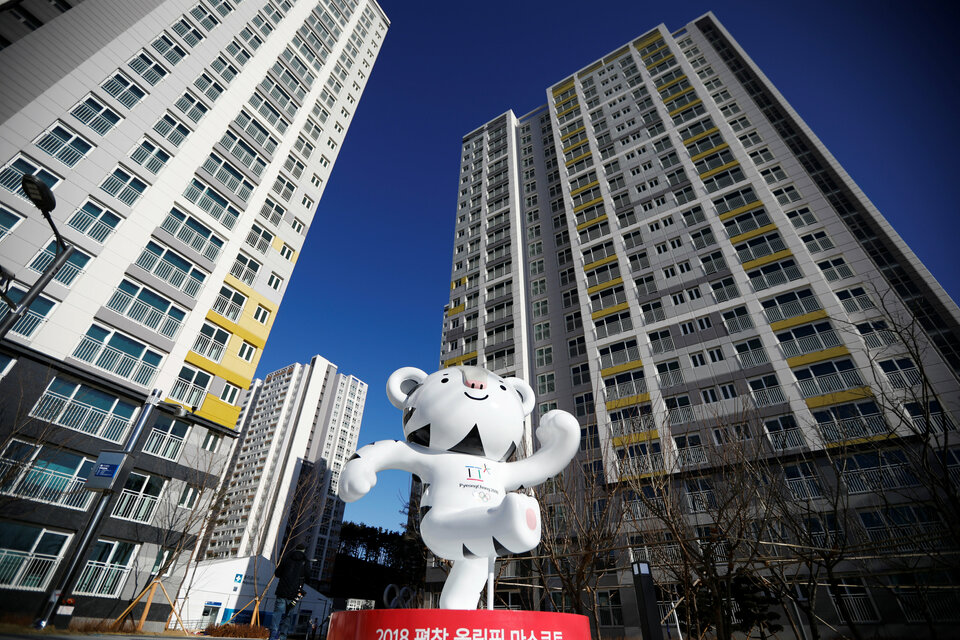 South Korea will go ahead with other Winter Olympics projects with North Korea despite Pyongyang calling off a joint cultural performance that was less than a week away, a South Korean government official said on Tuesday (30/01). (Reuters Photo/Kim Hong-ji)