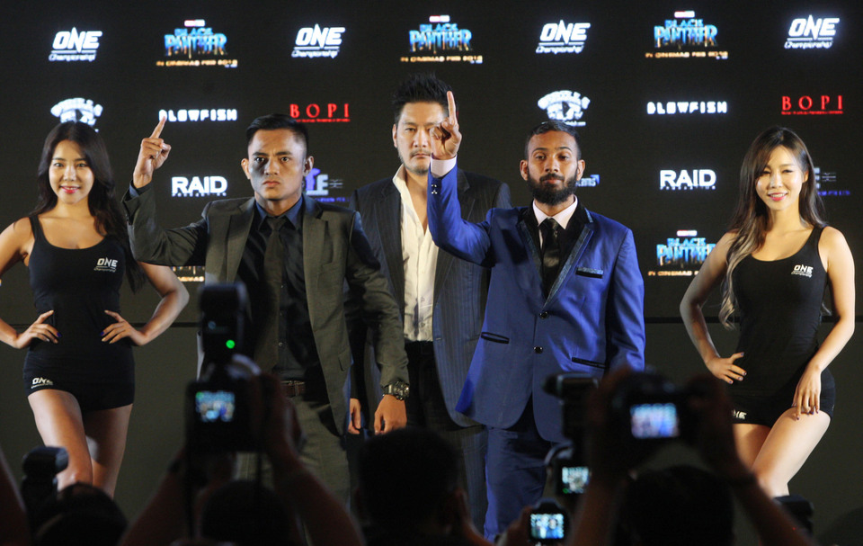 Indonesian hometown hero Stefer Rahardian (second left) is set to compete against Muhammad Imran of Pakistan in a crucial ONE Flyweight World Championship title eliminator. (Jakarta Globe Photo/Mohammad Defrizal)