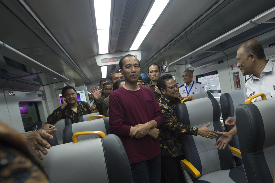 President Joko 'Jokowi' Widodo on Tuesday (02/01) officially inaugurated the new Soekarno-Hatta International Airport train in Tangerang, Banten, making Jakarta's biggest hub the second airport in the country with integrated train access. (Antara Photo/Rosa Panggabean)