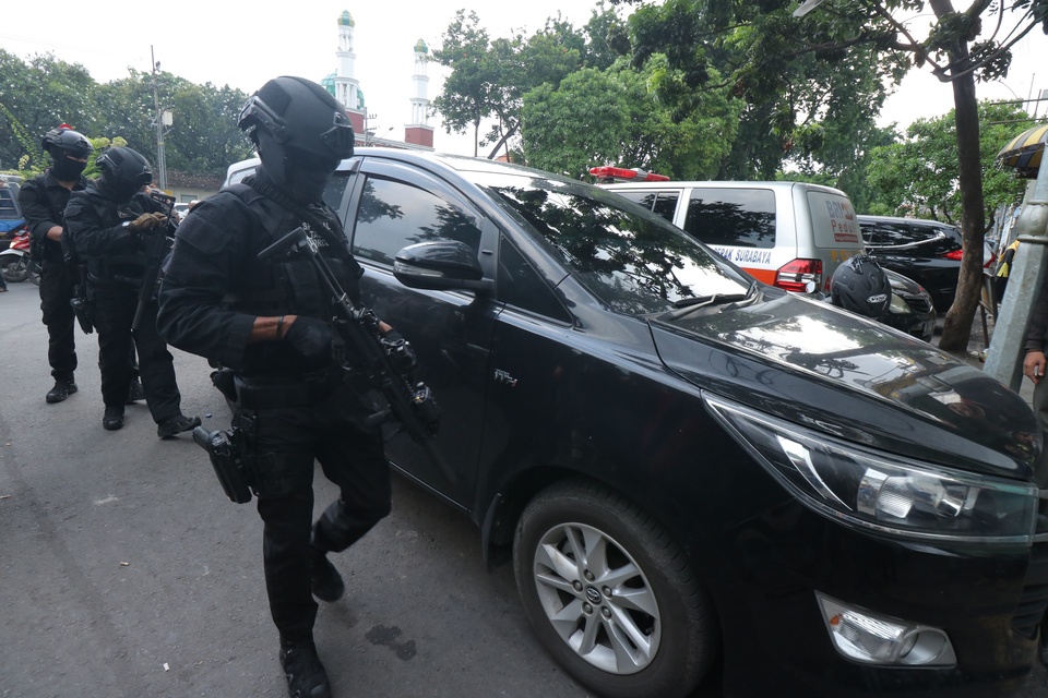 Police have arrested a 26-year-old man suspected of sending militants from Indonesia to the Philippines. (Antara Photo/Didik Suhartono)