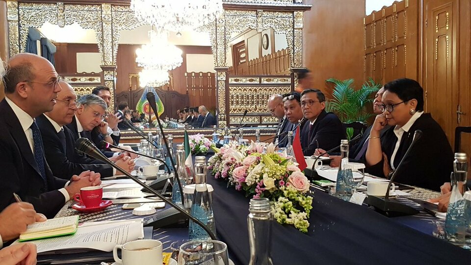 Indonesia and Italy agreed to strengthen bilateral cooperation in creative economy during a meeting between their foreign ministers in Jakarta on Wednesday (07/02). (Photo courtesy of the Italian Foreign Affairs Ministry)