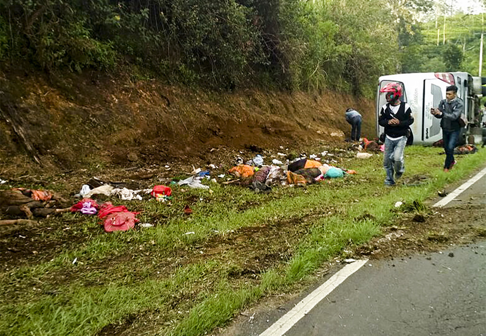 Twenty six people died in a road accident in Ciater, West Java, on Saturday (10/02). (Antara Photo/Yusup) Suparman)