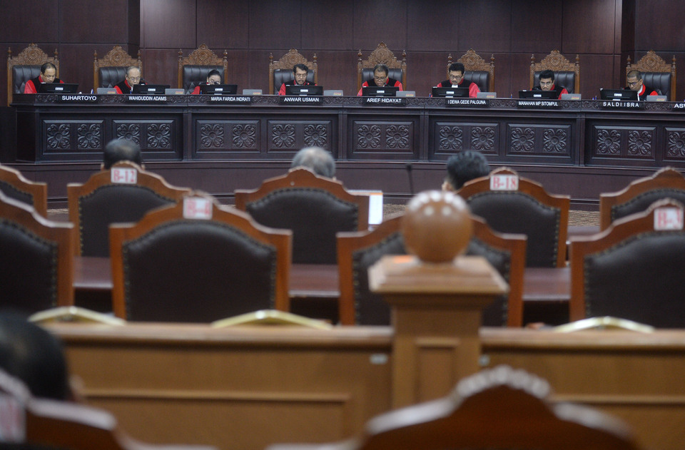 Judges of the Constitutional Court on Thursday (08/02) rejected a plea to cancel the House of Representatives’ right to inquiry, known as Hak Angket, towards the Corruption Eradication Agency, or KPK. (ANTARA Photo/Akbar Nugroho Gumay)