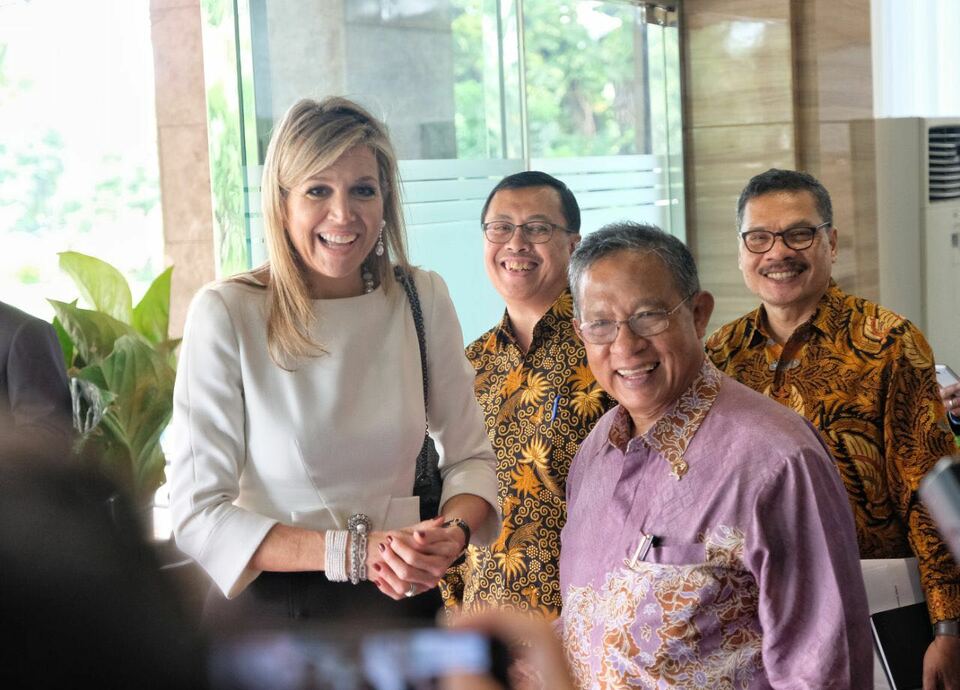 Queen Maxima of Netherlands with Coordinating Economic Affairs Minister Darmin Nasution on Monday in Jakarta (Photo courtesy of Coordinating Economic Affairs Ministry)