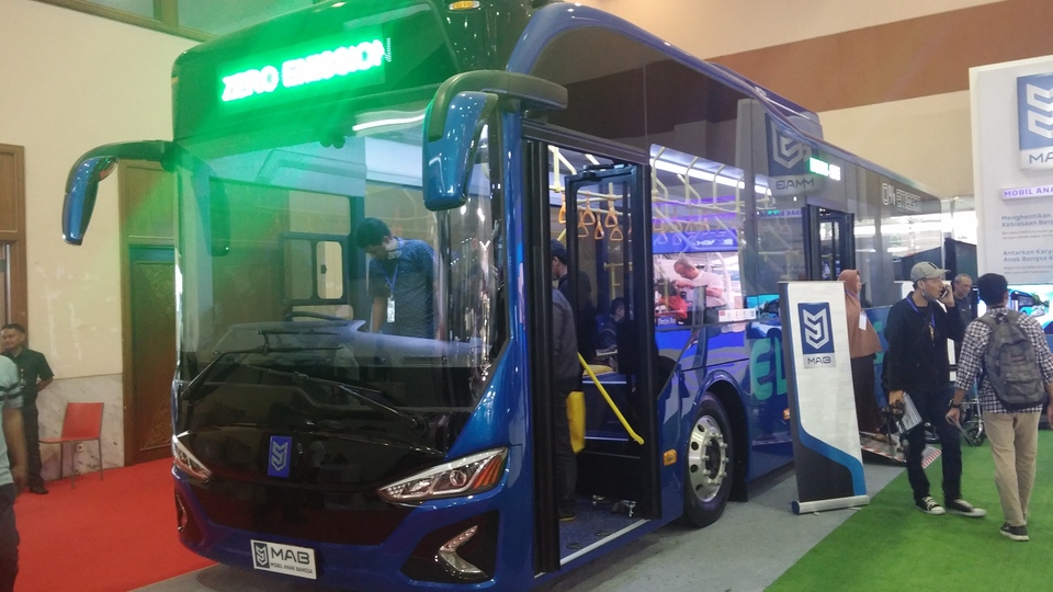 The MAB electric bus on display at the Gaikindo Indonesia International Commercial Vehicle Expo in Jakarta on Saturday (03/03). (JG Photo/Amal Ganesha)
