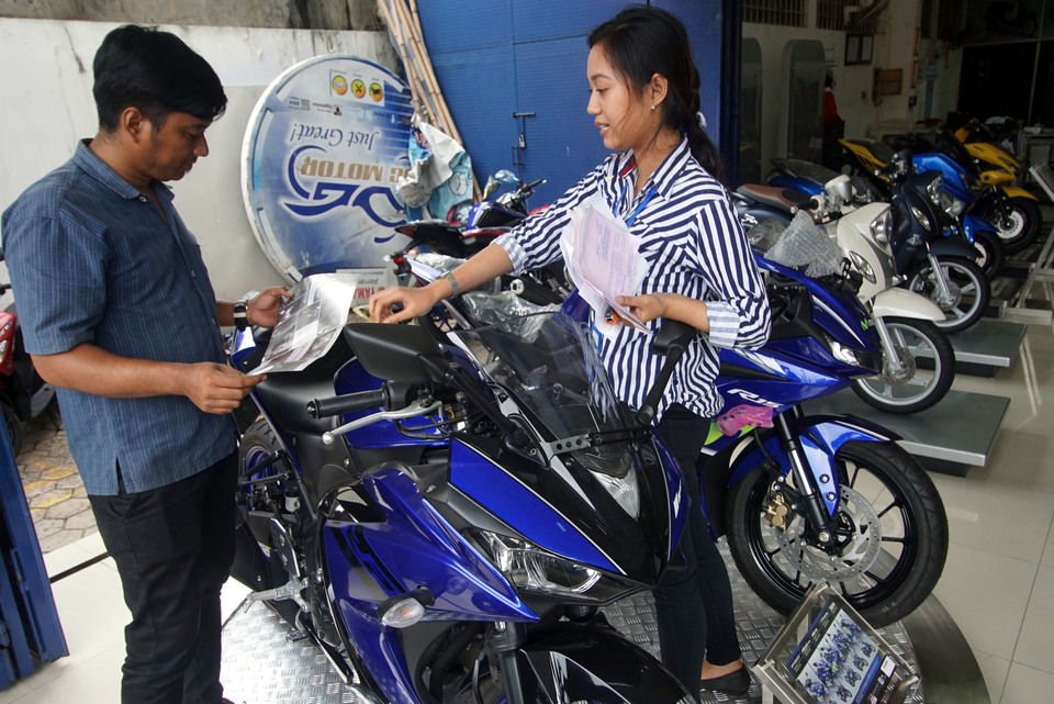 Based on data from Indonesia's Motor Association, or AISI, 439,586 motorcycles were sold last month, down 3.1 percent compared to the same period a year earlier. (Antara Photo/Yulius Satria Wijaya)

