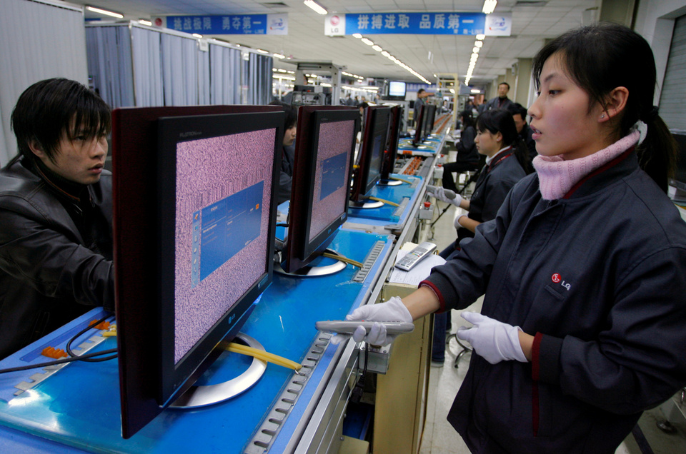 Information technology products, from cellphones to personal computers, have largely escaped the latest salvo of US-China trade measures despite accounting for a significant portion of bilateral trade. (Reuters Photo/Sean Yong)