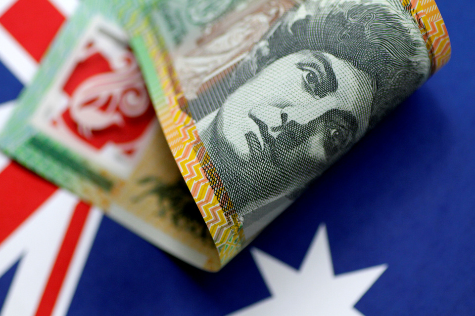 Australian consumer prices stayed soft last quarter as core inflation began a third year below the central bank's target. (Reuters Photo/Thomas White)