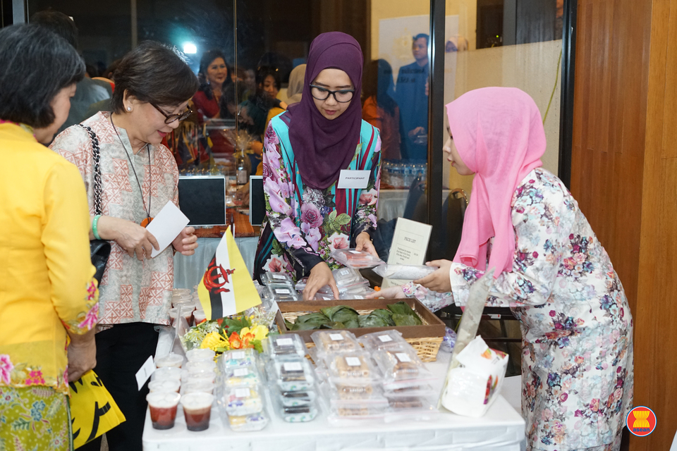 Asean Women's Circle Jakarta held its annual Circle Food Fair bazaar to raise money for charity at the Asean Secretariat in Jakarta on Tuesday (10/04). (Photo courtesy of Asean Secretariat)