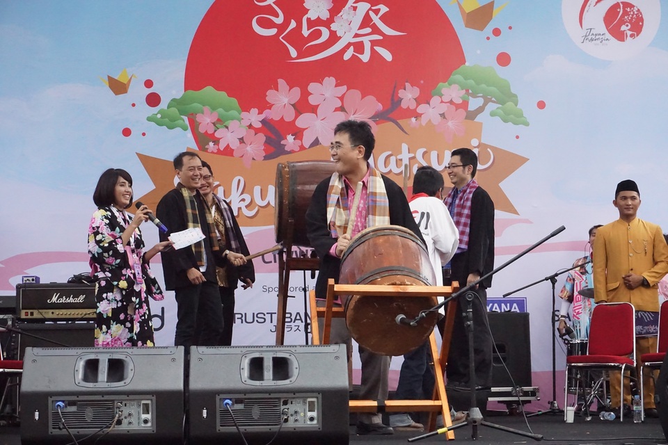 In celebration of Indonesia and Japan’s longstanding history, Lippo Cikarang held the 7th Sakura Matsuri Cultural Festival, in partnership with the Komunitas Alumni Jepang di Indonesia, or KAJI, the Japanese Embassy in Indonesia and local government officials. The event was held on April 7-8 at Citywalk within Lippo Cikarang in Bekasi, West Java. (Photo courtesy of Lippo Cikarang)